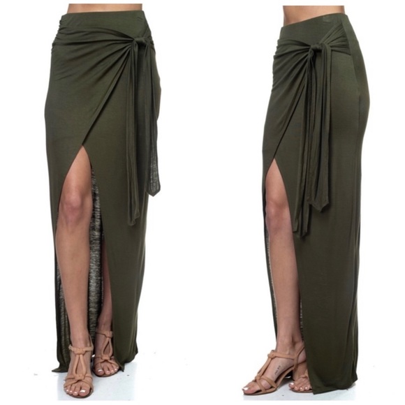 Wrap style maxi skirt - Picture 3 of 5